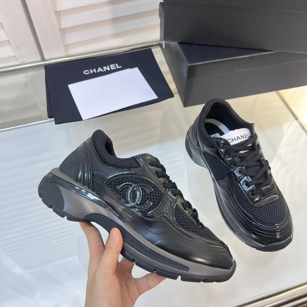 👟👟Ex-factory price 640👟👟 Latest 5 colors! Super pretty! 2023 super popular Chanel Chanel 23C King of Horns series casual sports shoes, incomparably beautiful and easy to wear, absolute fairy style, very light, super soft inside, super comfortable, breathable upper design, high-end color matching, versatile, must-have model of the year, upper: cowhide and cloth stitching, original craftsmanship, lining: breathable mesh, original foam combination outsole, size: 35-45